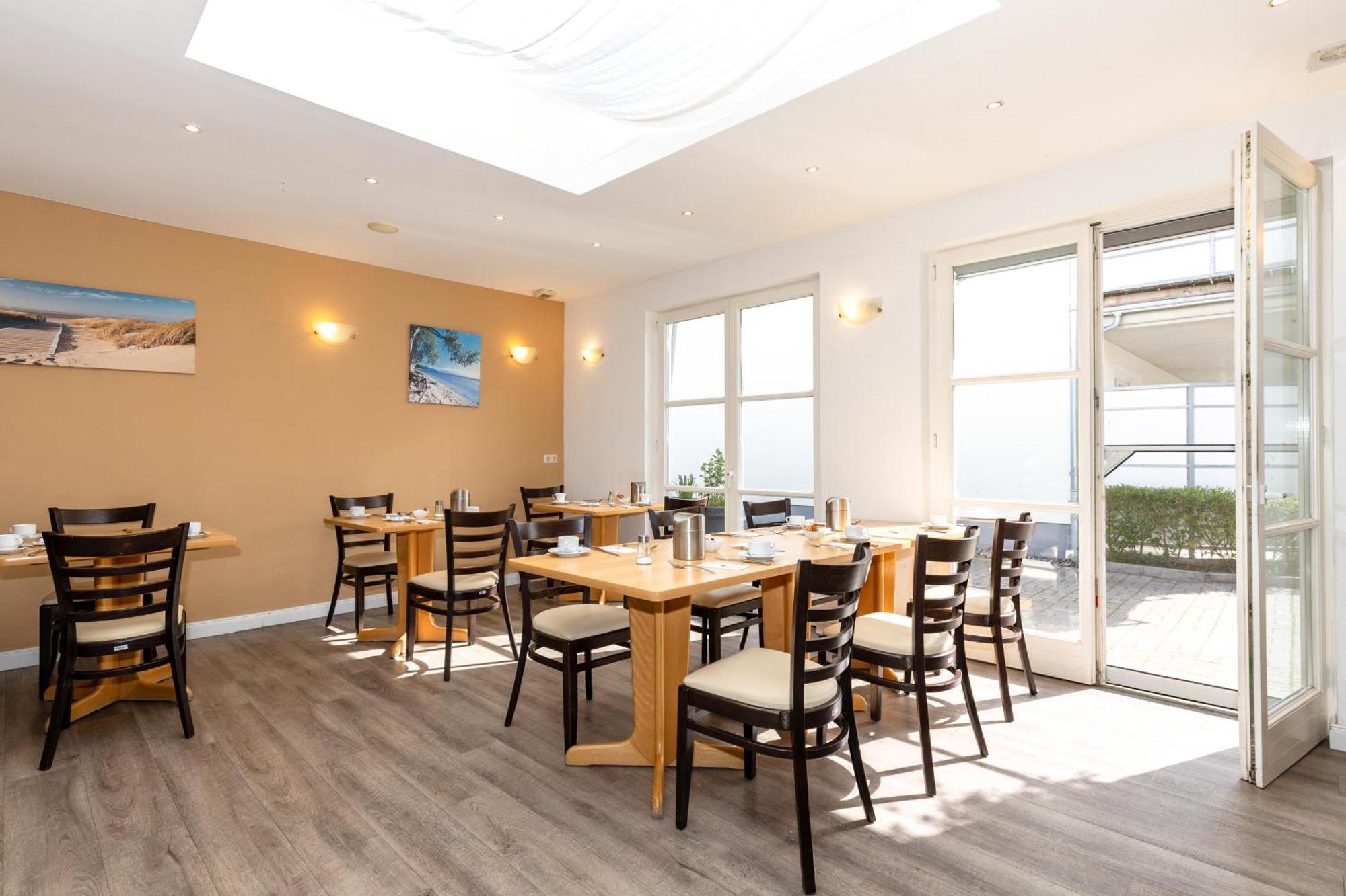 Hotel Zur Traube Kuehlungsborn Ngoại thất bức ảnh