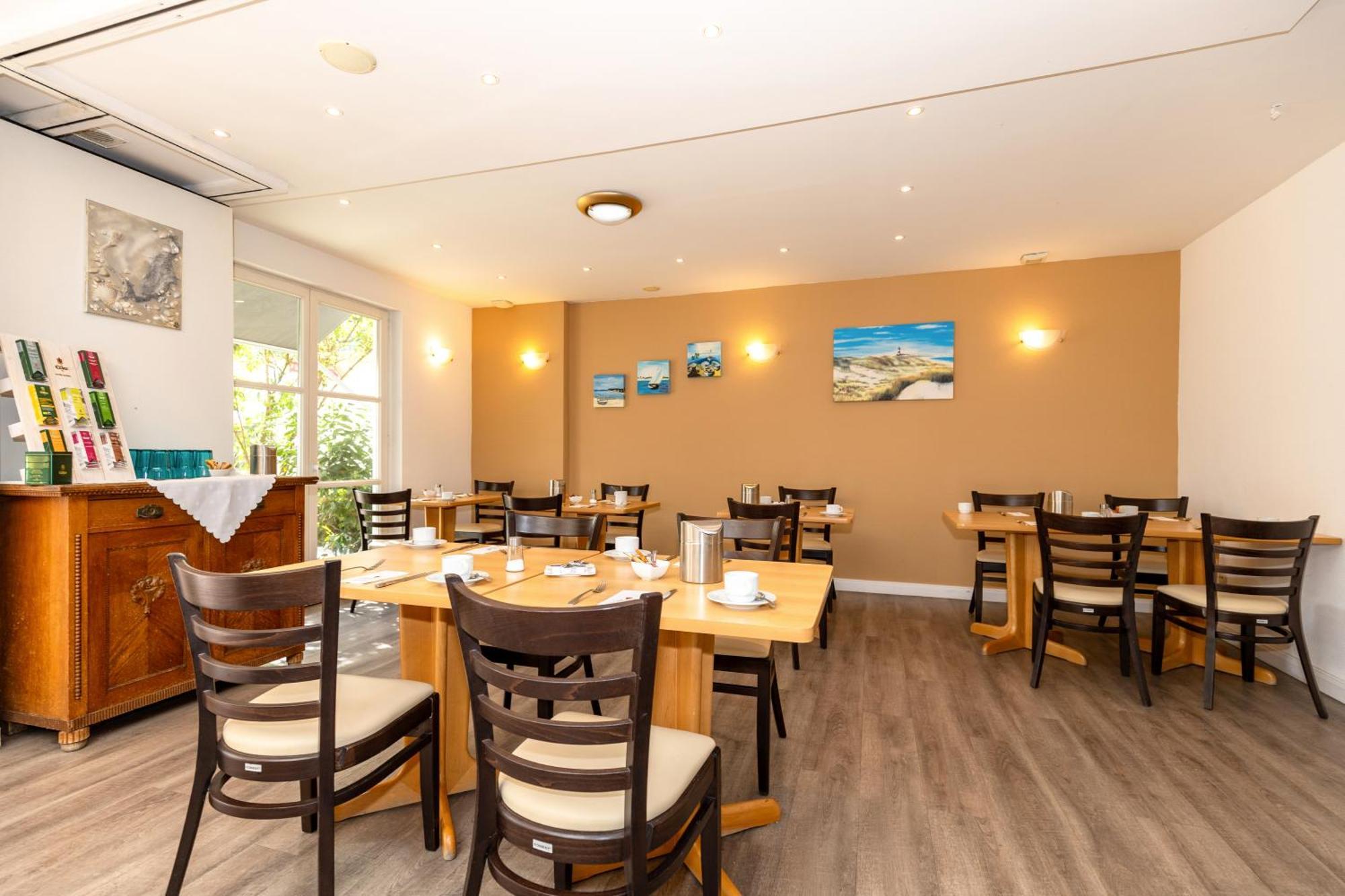 Hotel Zur Traube Kuehlungsborn Ngoại thất bức ảnh