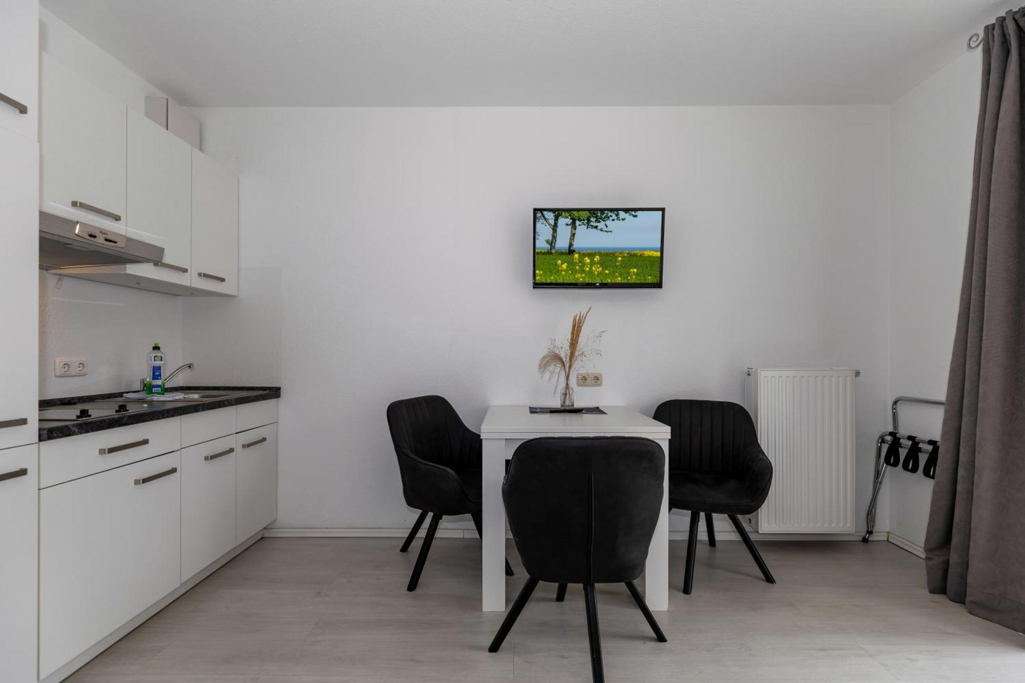Hotel Zur Traube Kuehlungsborn Ngoại thất bức ảnh