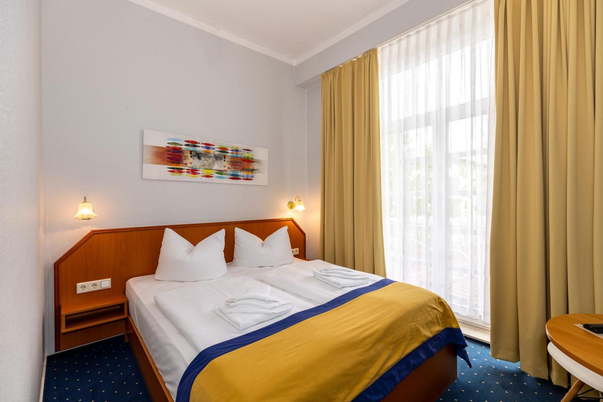 Hotel Zur Traube Kuehlungsborn Ngoại thất bức ảnh